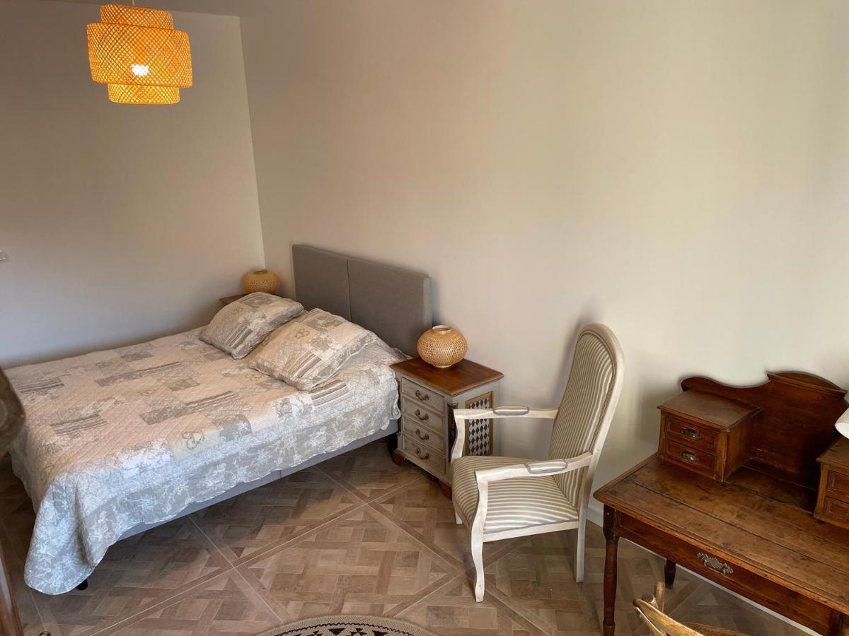 Les 3 Pigeons Hotel Бресюр Екстериор снимка