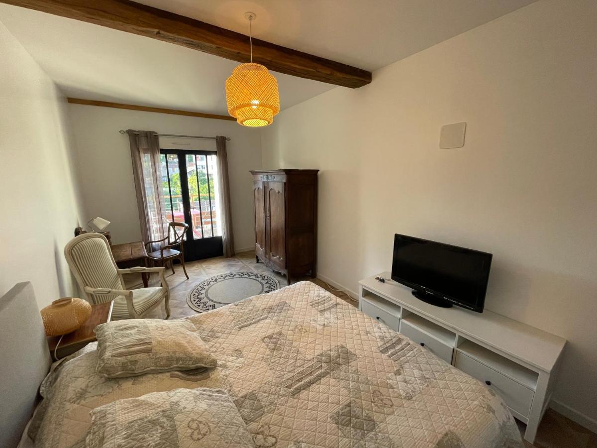 Les 3 Pigeons Hotel Бресюр Екстериор снимка