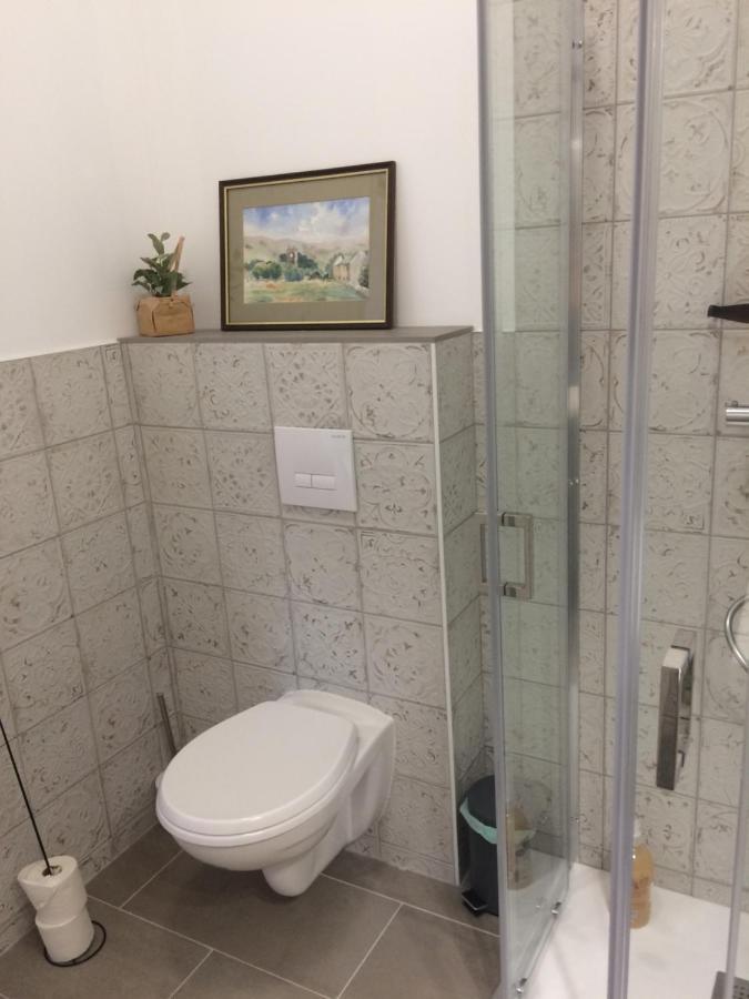 Les 3 Pigeons Hotel Бресюр Екстериор снимка