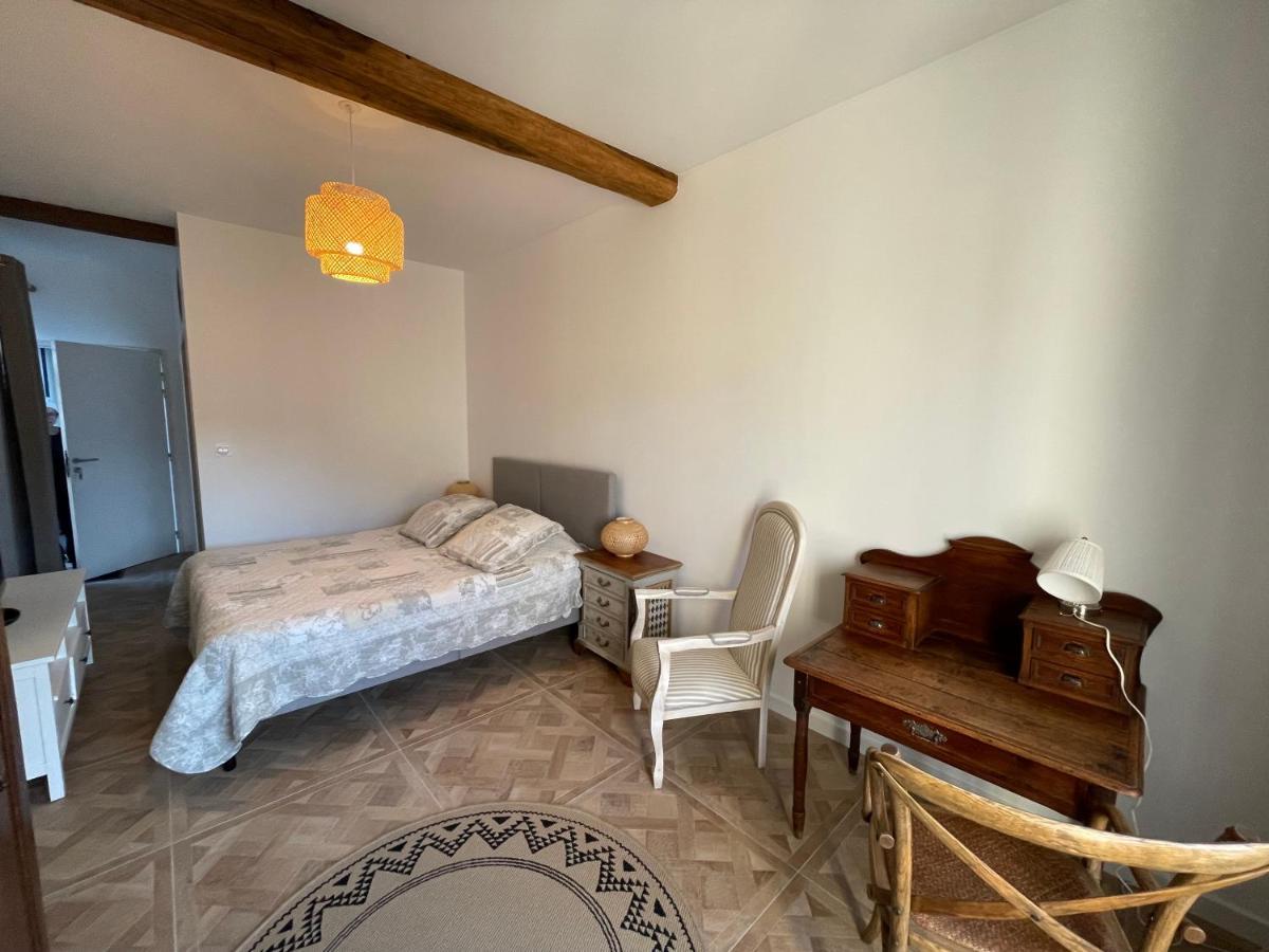 Les 3 Pigeons Hotel Бресюр Екстериор снимка