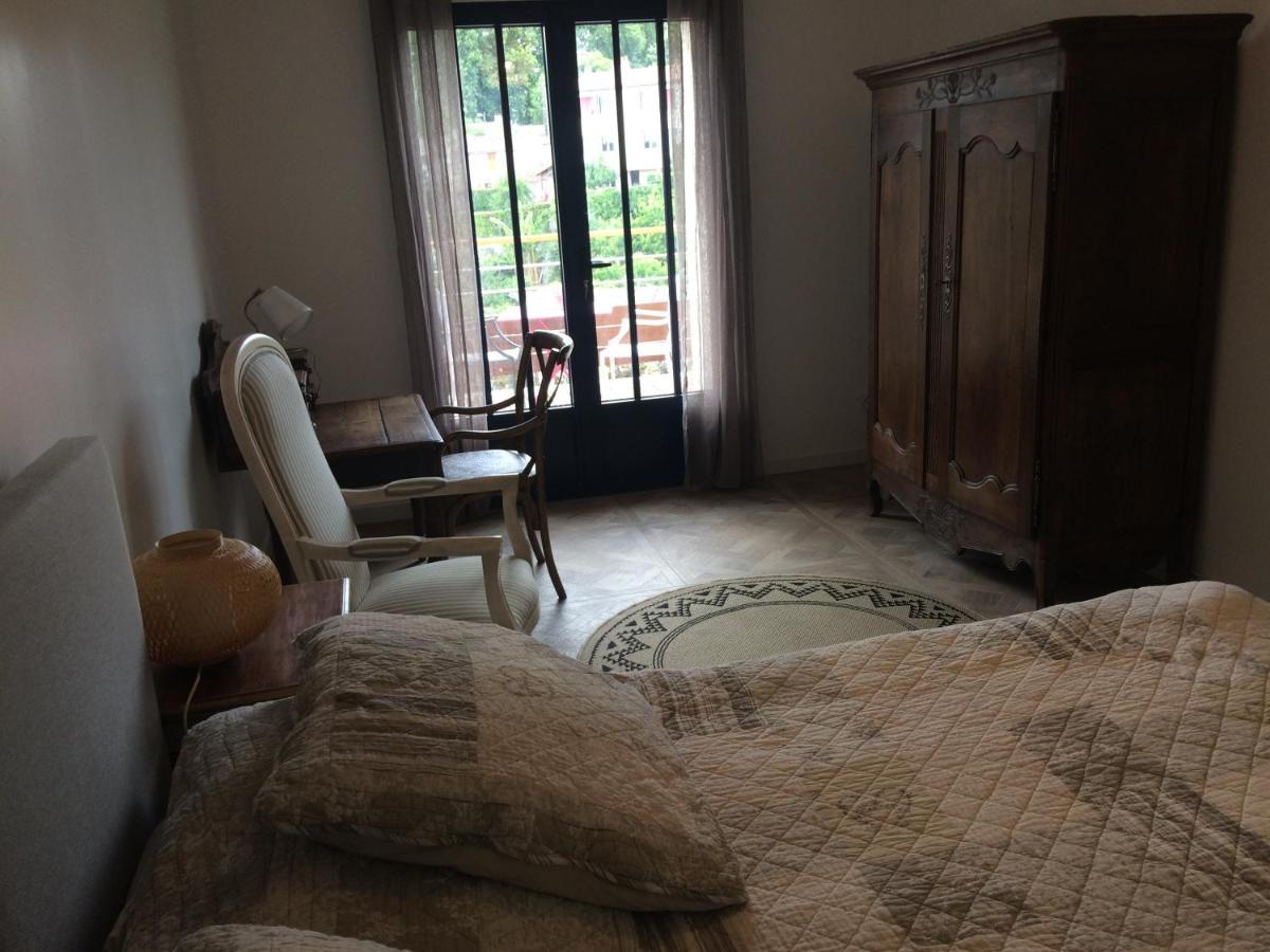 Les 3 Pigeons Hotel Бресюр Екстериор снимка